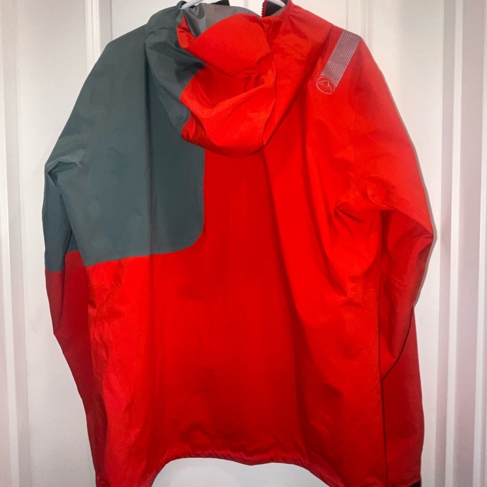 La Sportiva Men's Red and Gray Crizzle Jacket - Picture 2 of 4